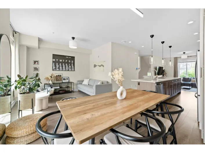 61 20498 82 AVENUE, Langley