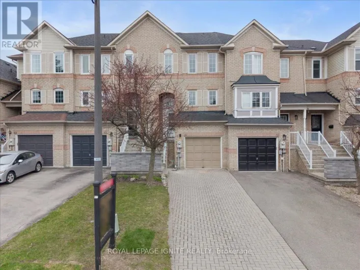 61 BAYWELL CRESCENT, Aurora