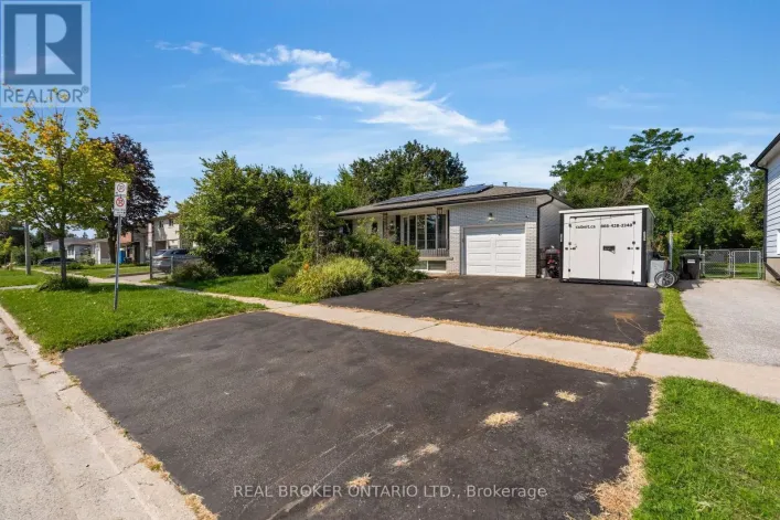 House for sale: 61 BERNICK DRIVE, Barrie