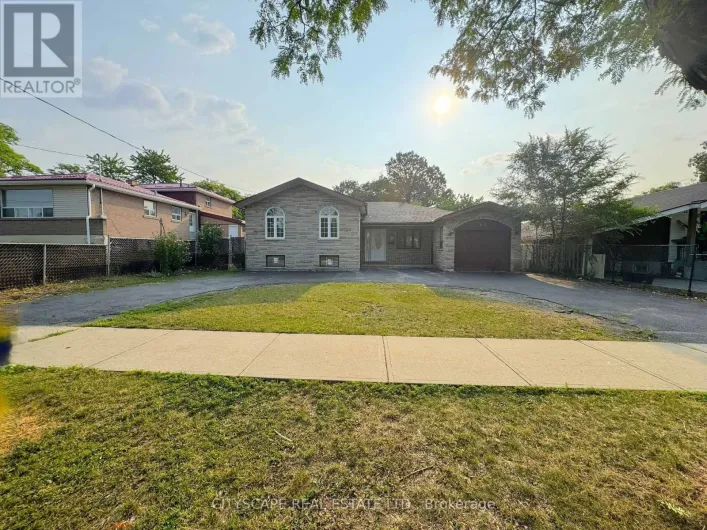61 BLOOMINGTON CRESCENT, Toronto