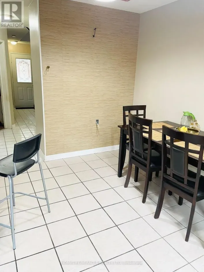 61 CARRIE CRESCENT, Brampton