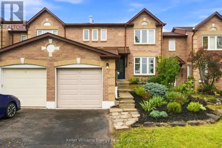 Row / Townhouse for sale: 61 FERNBANK PLACE, Whitby
