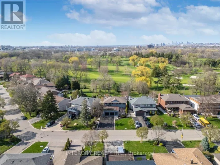 61 GOLFWOOD HEIGHTS, Toronto