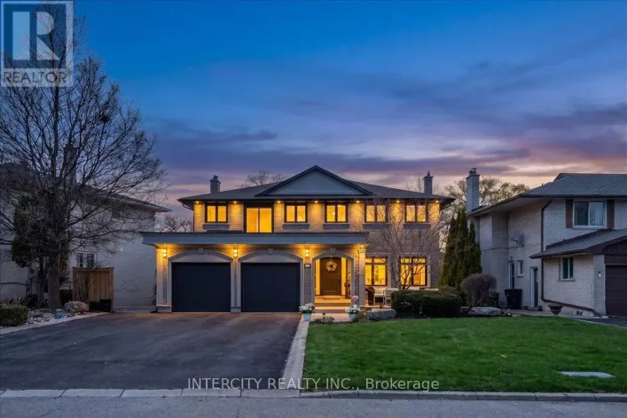 61 GOLFWOOD HEIGHTS, Toronto