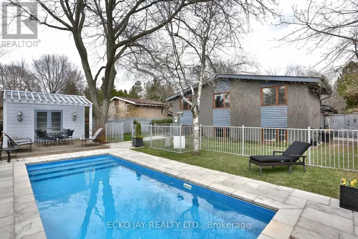 61 LACEWOOD CRESCENT, Toronto