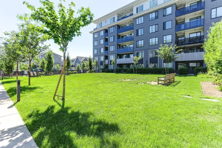 610 15858 FRASER HIGHWAY, Surrey