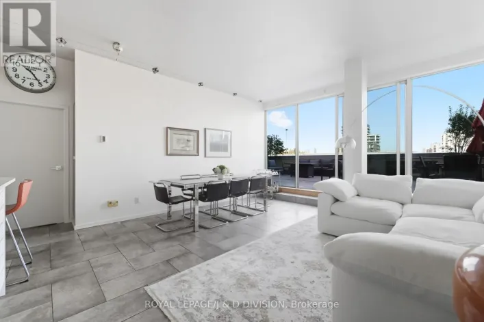 610 - 160 BALDWIN STREET, Toronto