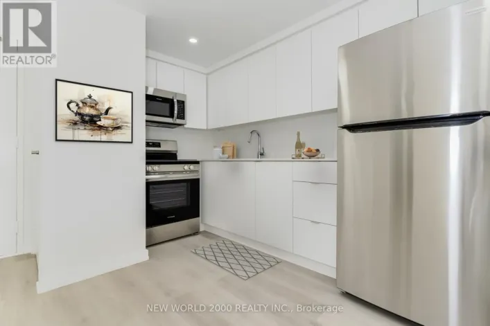 610 - 33 ERSKINE AVENUE, Toronto