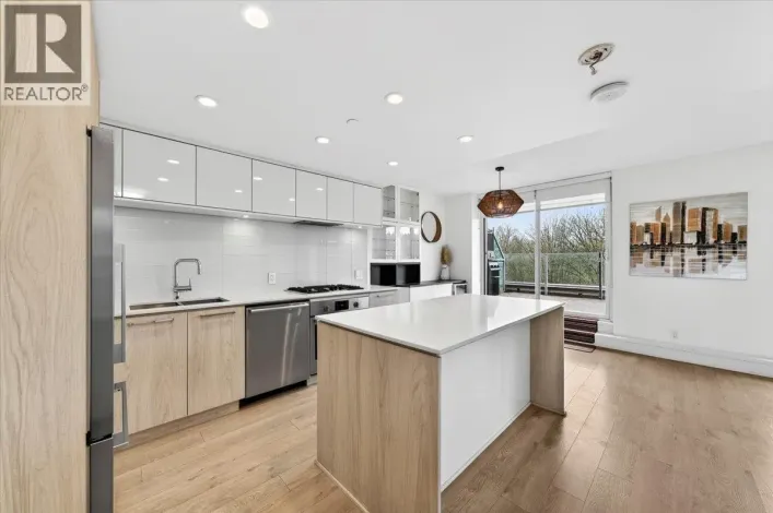 610 680 SEYLYNN CRESCENT, North Vancouver