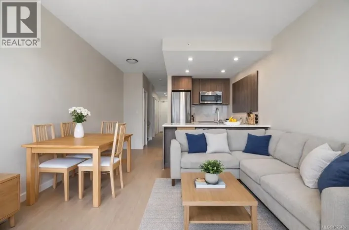 610 728 Yates St, Victoria