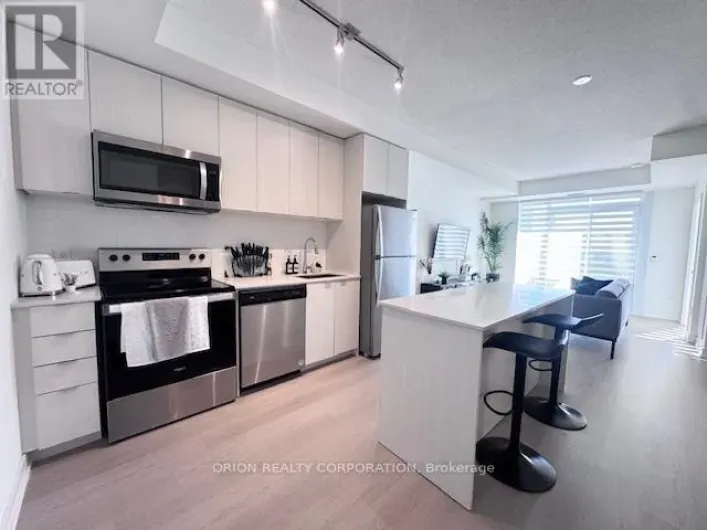 610 - 859 THE QUEENSWAY, Toronto