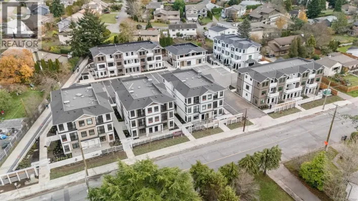 6101 4201 Tyndall Ave, Saanich