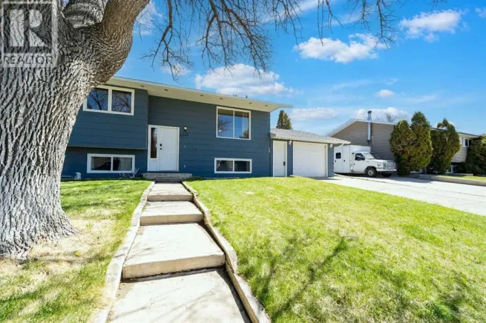 6105 50 Street, Taber