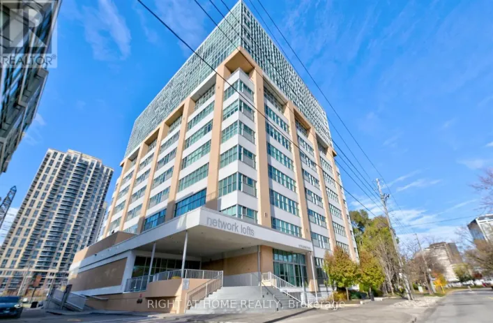 611 - 2 FIELDWAY ROAD, Toronto