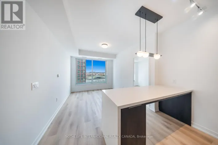 611 - 5 YORK GARDEN WAY, Toronto