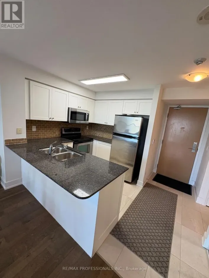 611 - 503 BEECROFT ROAD, Toronto