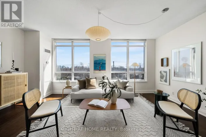 611 - 520 STEELES AVENUE W, Vaughan