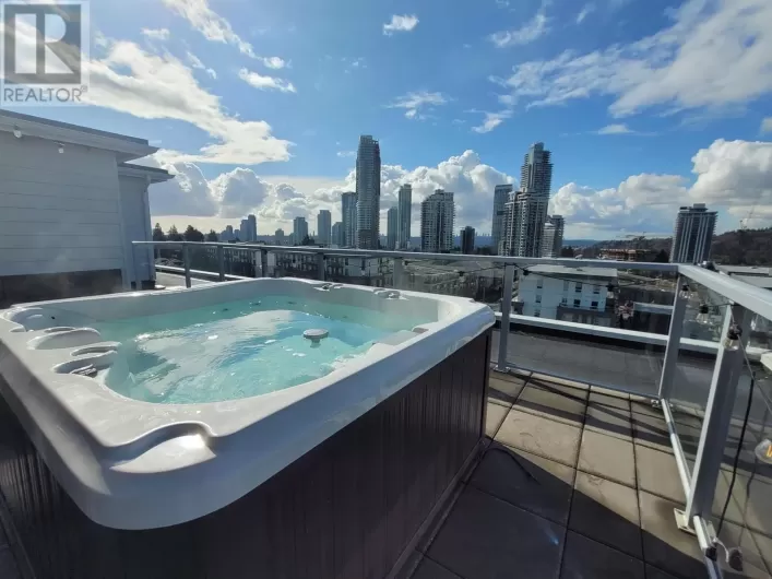 611 707 COMO LAKE AVENUE, Coquitlam