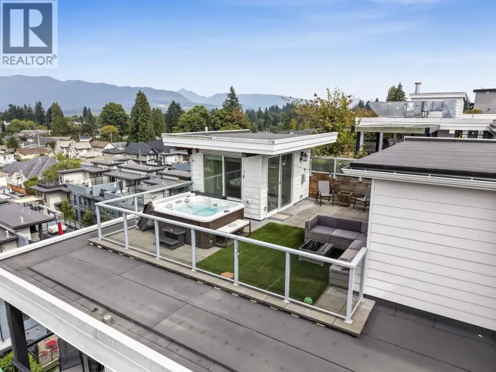 611 707 COMO LAKE AVENUE, Coquitlam