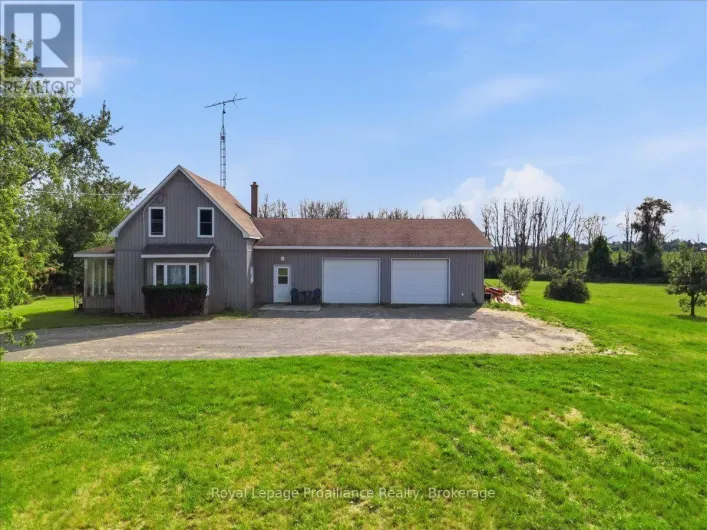 611 COUNTY RD 15, Prince Edward County