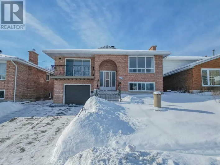 611 DOUGLAS STREET, North Bay