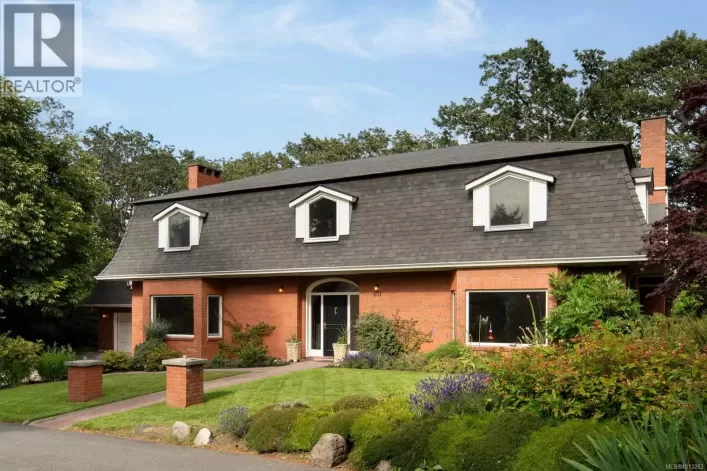 611 Island Rd, Oak Bay