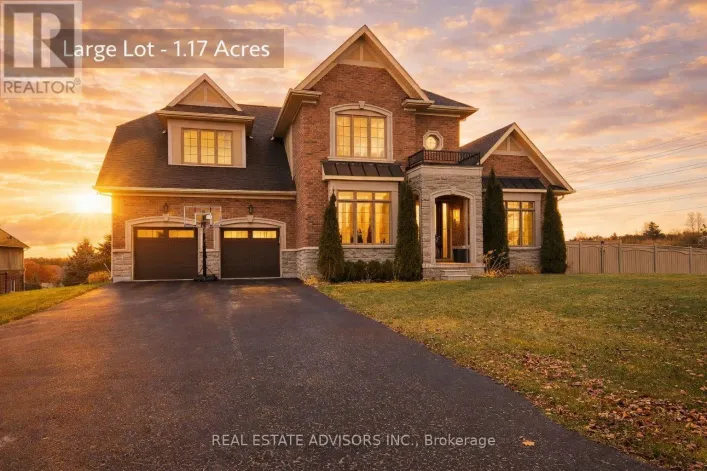 House for sale: 61-19 FORESTGREEN DRIVE, Uxbridge