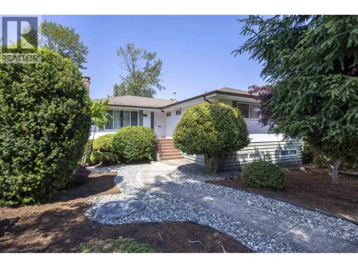 6119 SERVICE STREET, Burnaby
