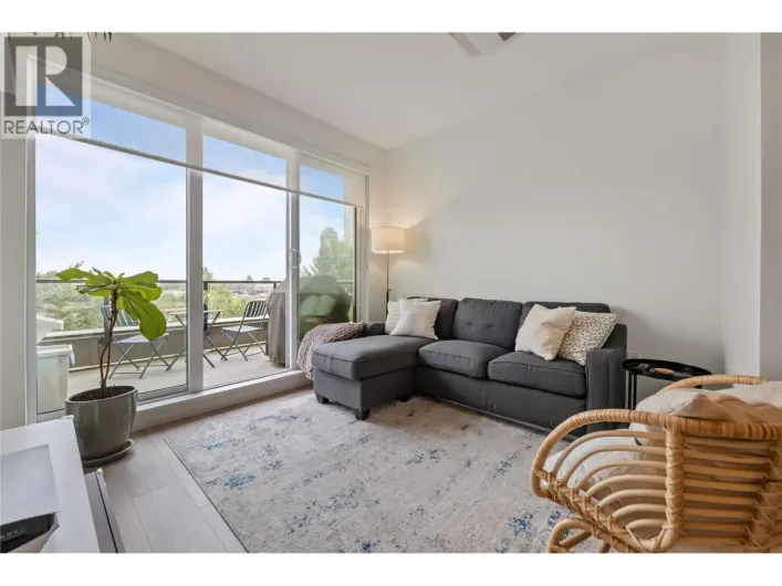 612 7588 16TH STREET, Burnaby
