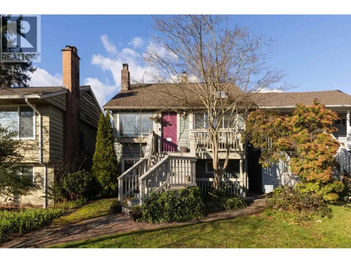 612 E 4TH STREET, North Vancouver