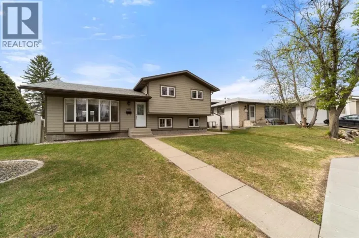6121 39 Avenue, Camrose