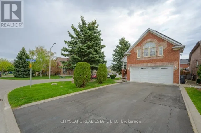 6121 MAPLE GATE CIRCLE, Mississauga