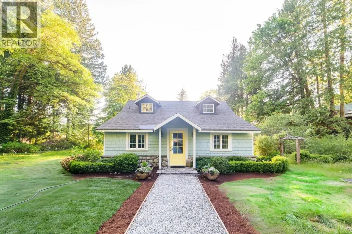 6129 SECHELT INLET ROAD, Sechelt
