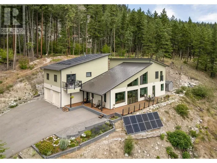 6131 Seymoure Lane, Peachland