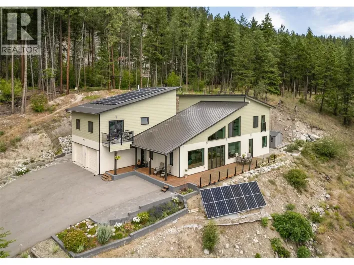 6131 Seymoure Lane, Peachland