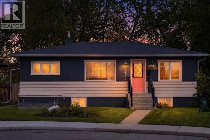 6132 33 Avenue NW, Calgary