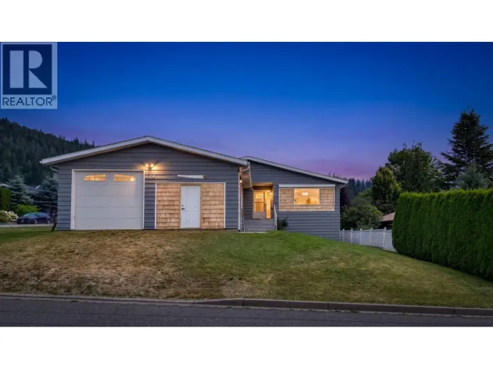 614 16th Avenue N, Creston