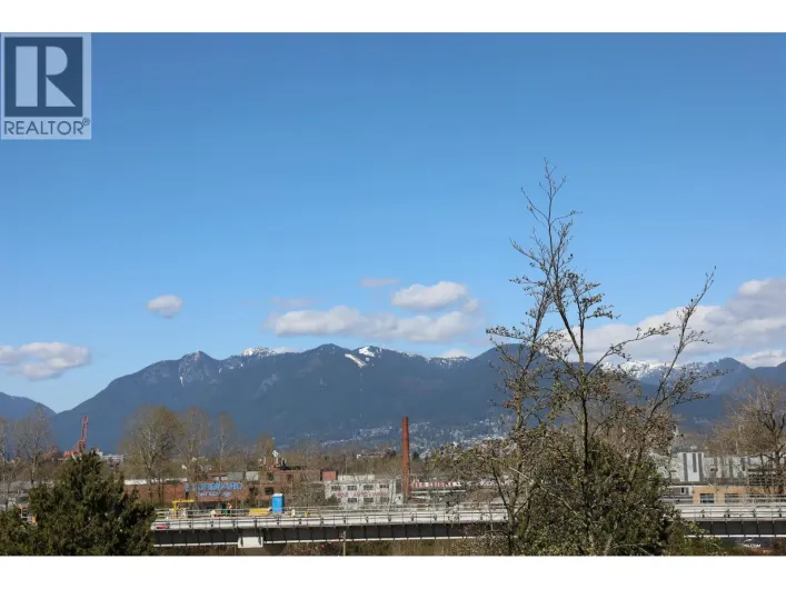 615 774 GREAT NORTHERN WAY, Vancouver