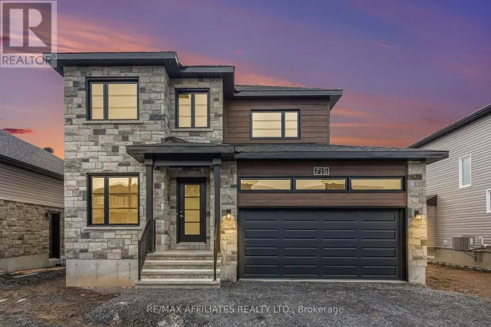 615 GENEVA CRESCENT, Russell