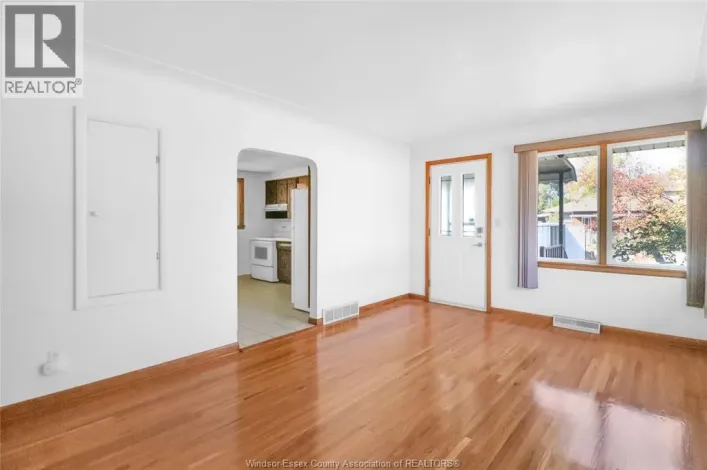 615 GILES West Unit# MAIN, Windsor