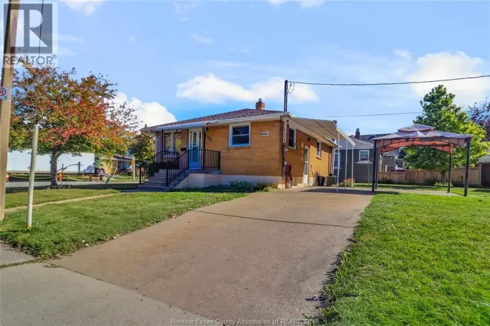 615 GILES West Unit# MAIN, Windsor