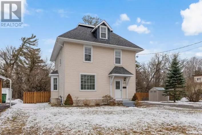 615 MOFFAT STREET, Pembroke