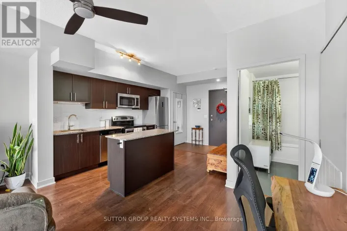 616 - 11 SUPERIOR AVENUE, Toronto