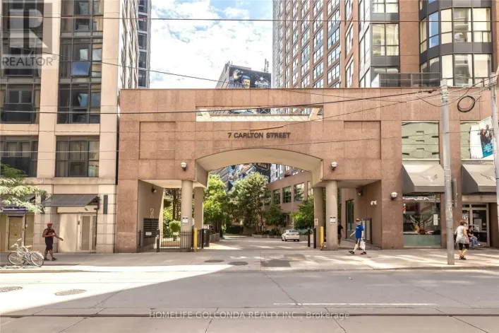 616 - 7 CARLTON STREET, Toronto