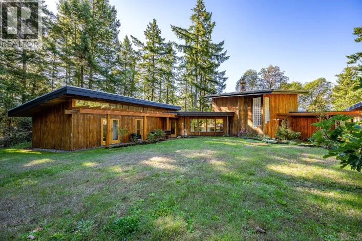 6161 Lacon Rd, Denman Island