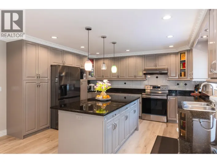 6169 LOCHDALE STREET, Burnaby