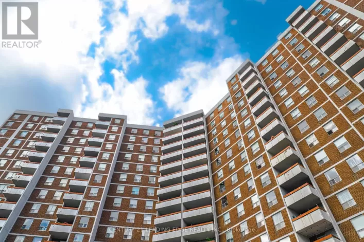 617 - 10 EDGECLIFF GOLFWAY, Toronto