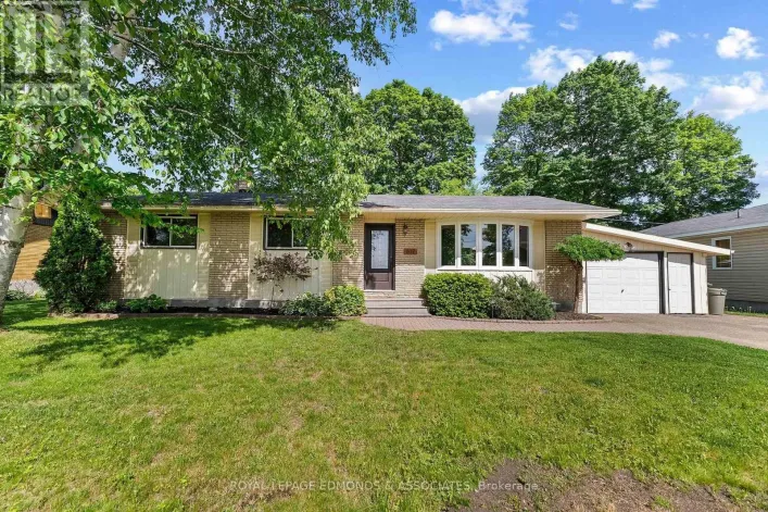 617 CECELIA STREET, Pembroke