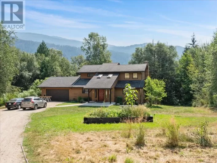 6172 SLOCAN RIVER Road, Winlaw