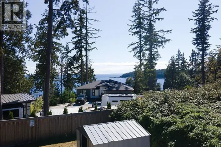 6173 BLIGH ROAD, Sechelt